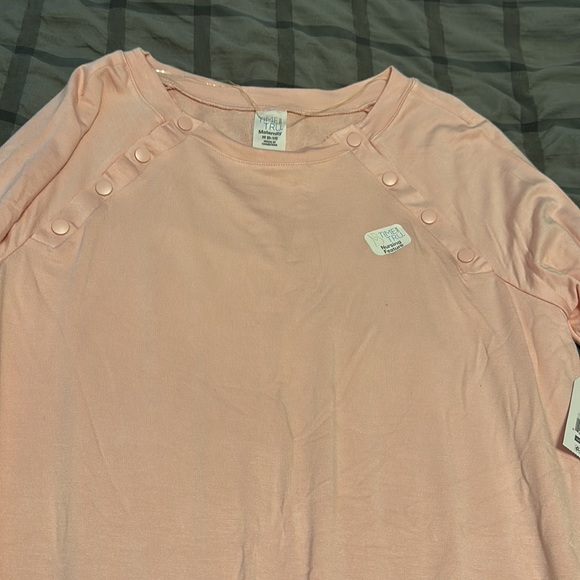 Host Pick 🤰🏼Maternity long sleeve shirt - Picture 3 of 3